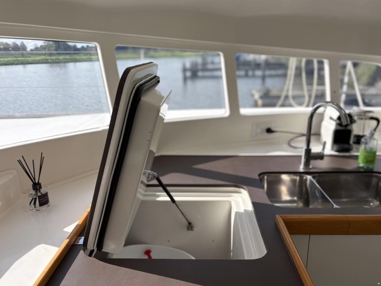 Lagoon 410