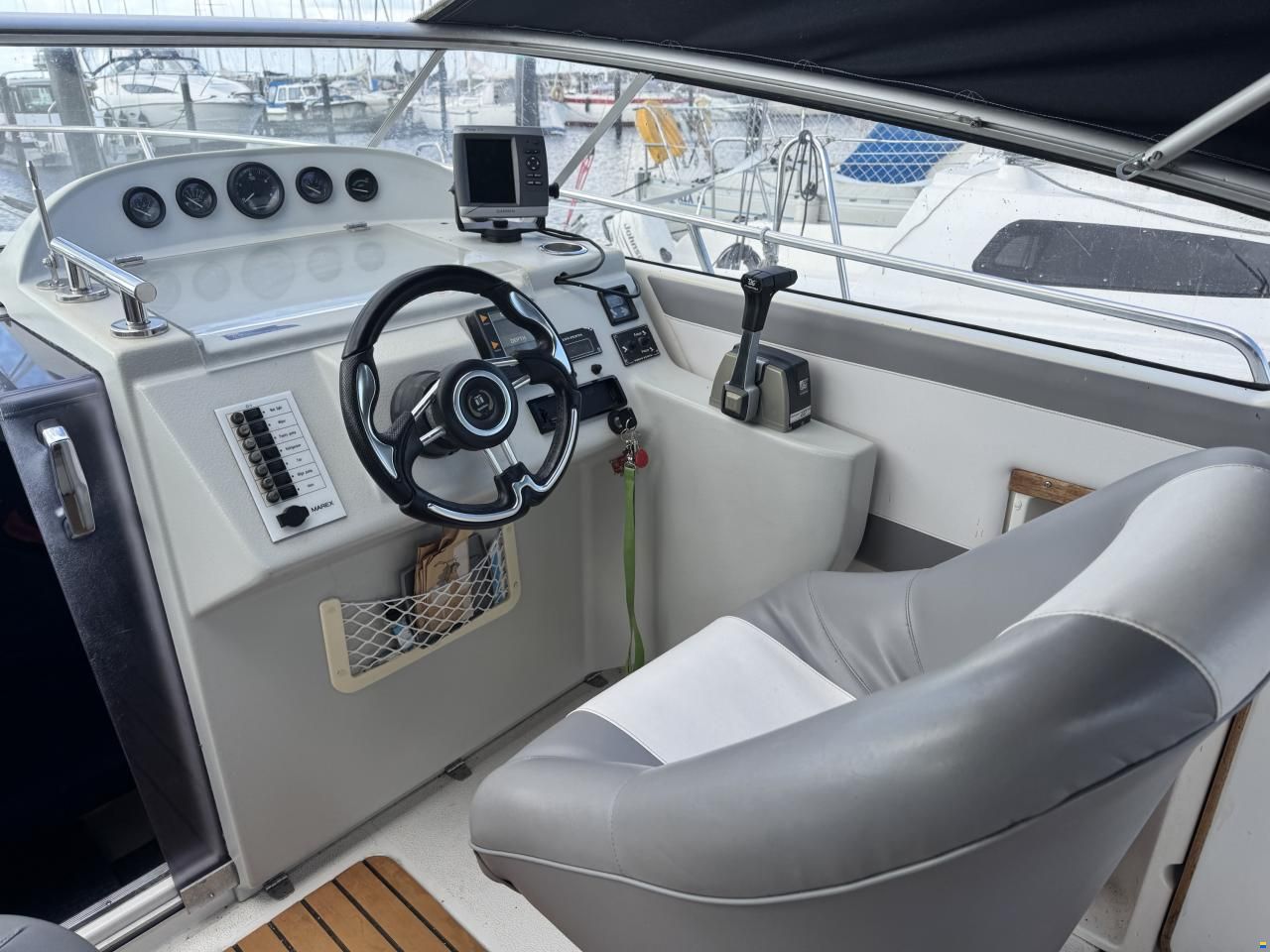 Marex 7100 Sport Cruiser