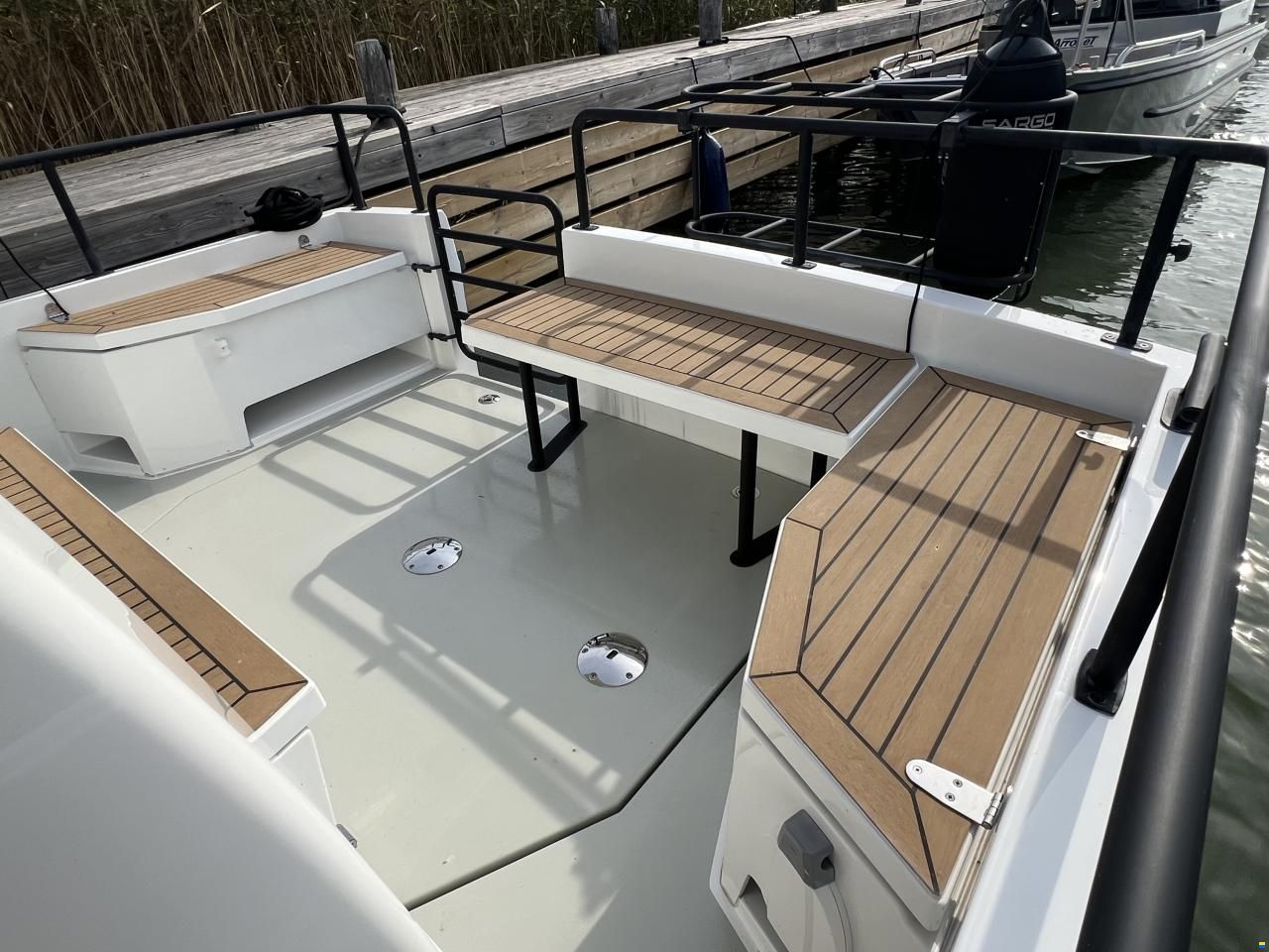 Sargo 28 Explorer