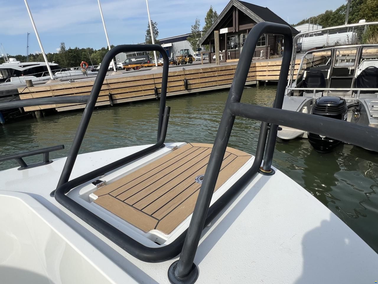 Sargo 28 Explorer