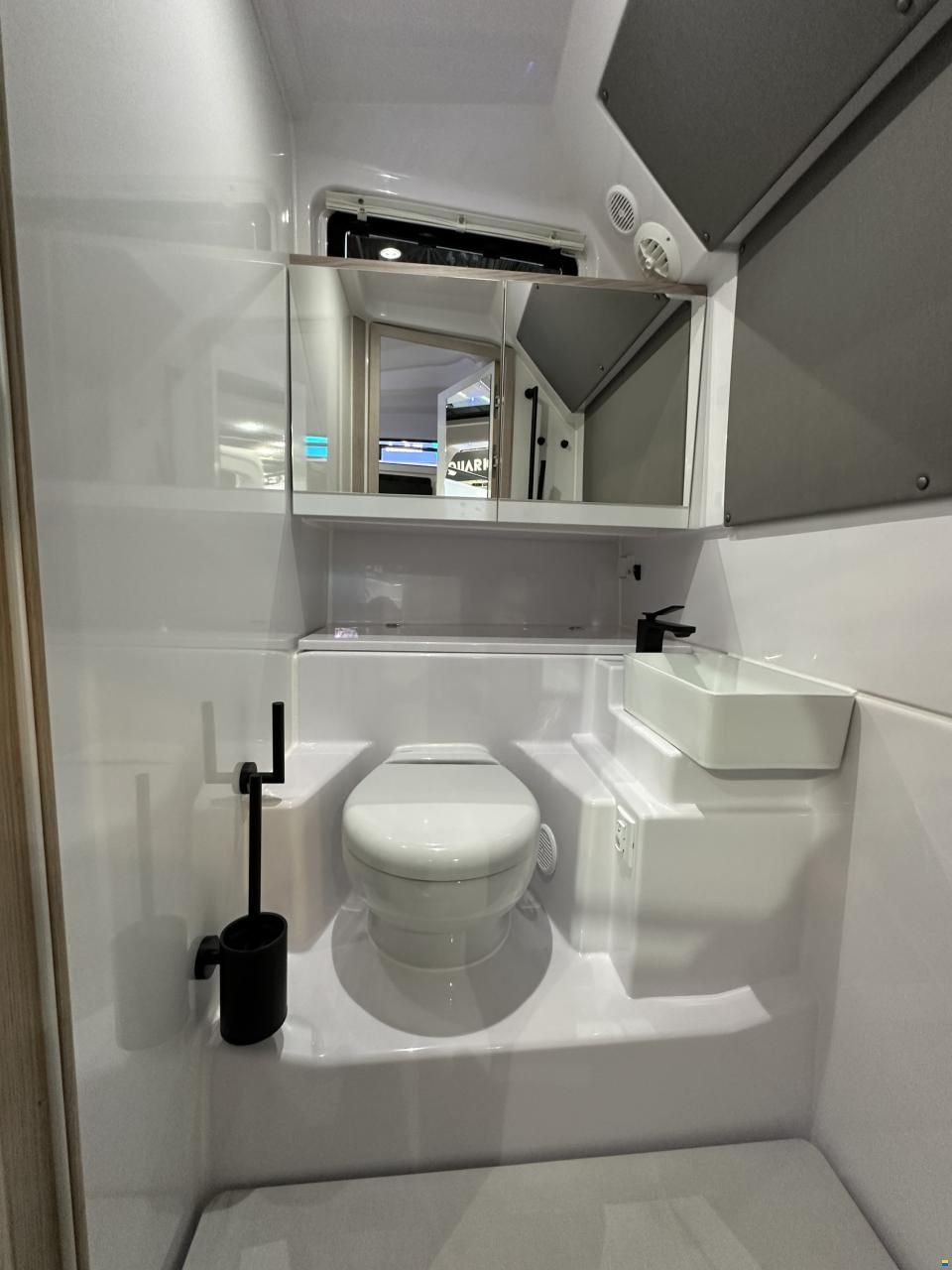 Axopar 45 Cross Cabin