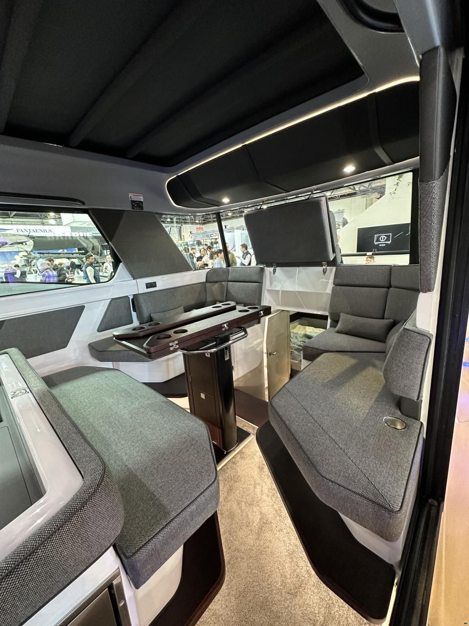 Axopar 45 Cross Cabin