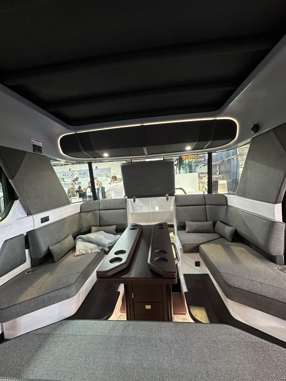 Axopar 45 Cross Cabin