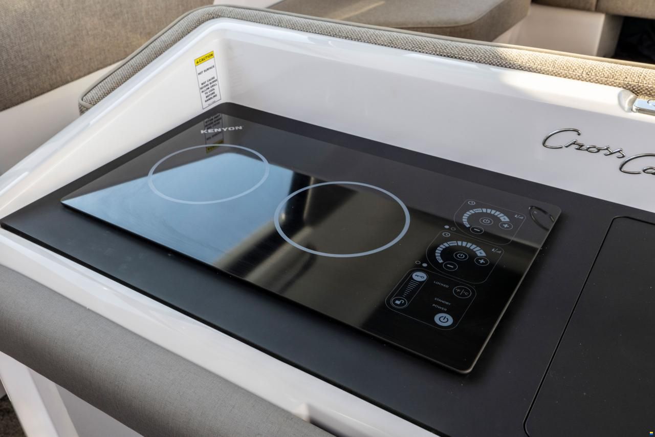 Axopar 45 Cross Cabin