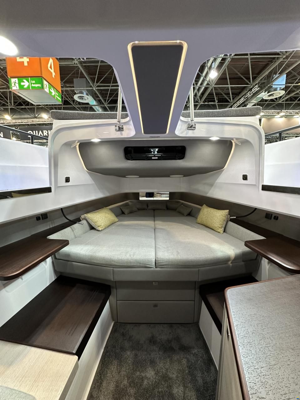 Axopar 45 Cross Cabin