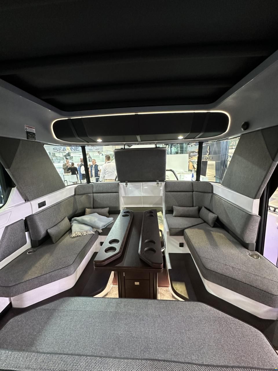 Axopar 45 Cross Cabin