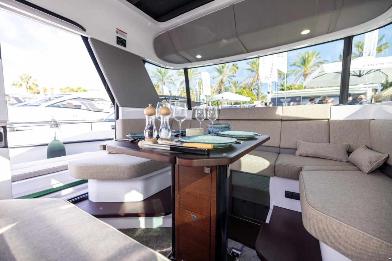 Axopar 45 Cross Cabin