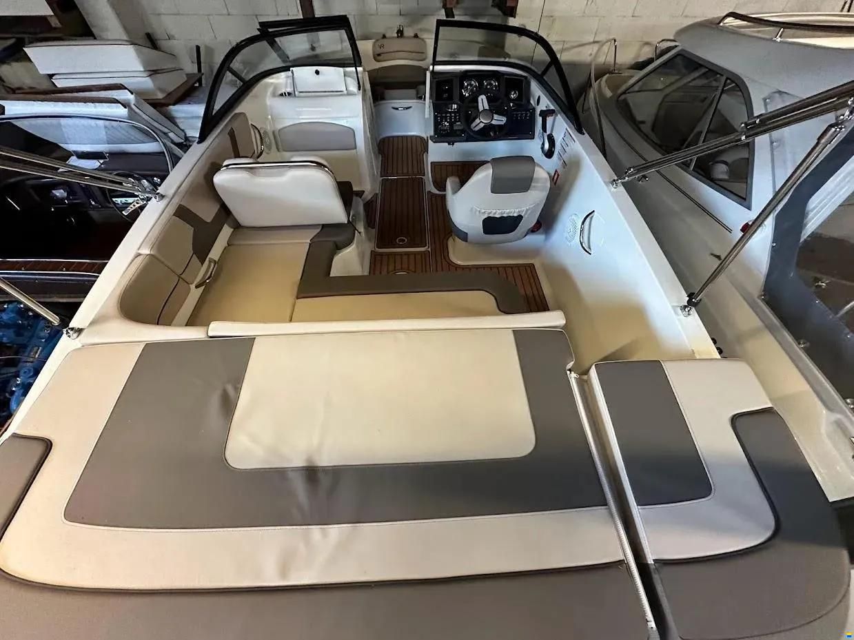 Bayliner VR5