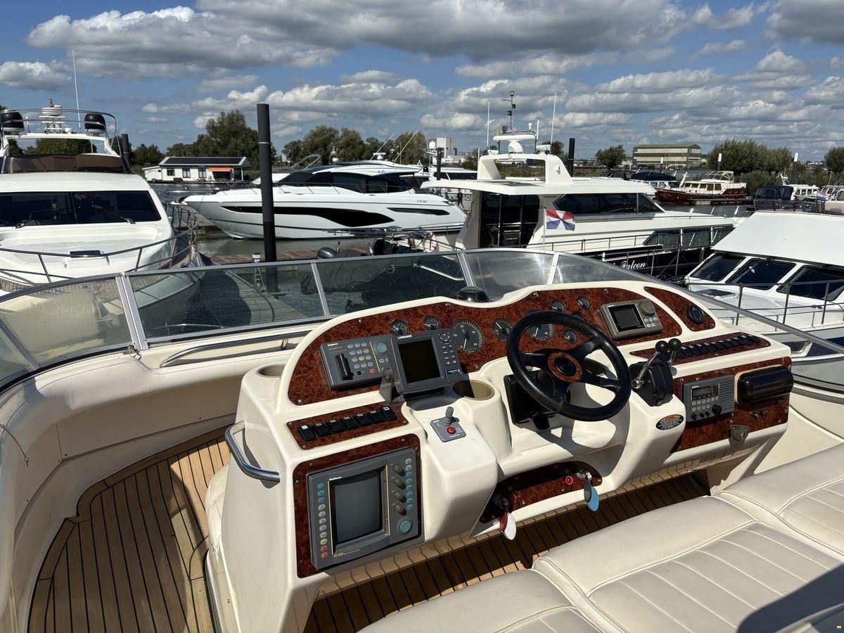 1997 Maxum 4100 SCA, EUR