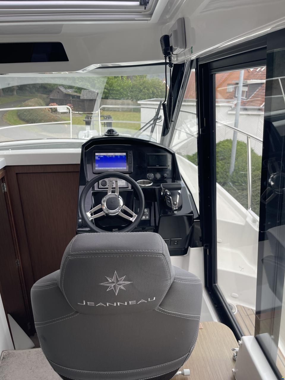 Jeanneau Merry Fisher 895