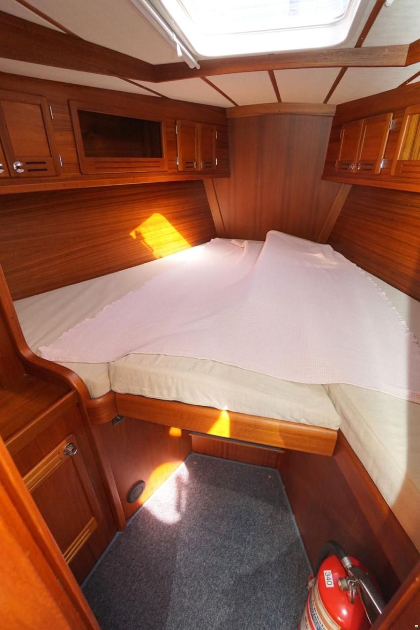 Nauticat 37