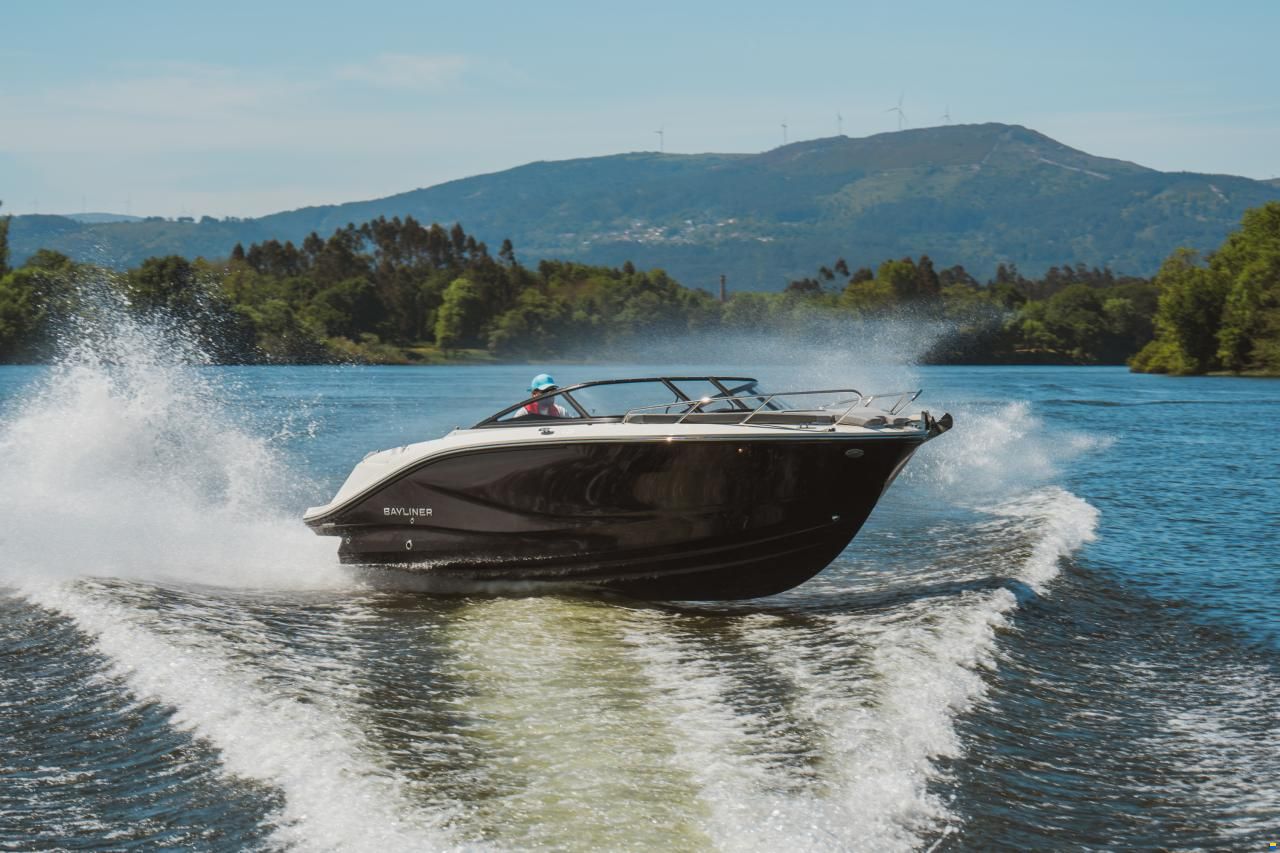 Bayliner C21i Cuddy IB Premiere