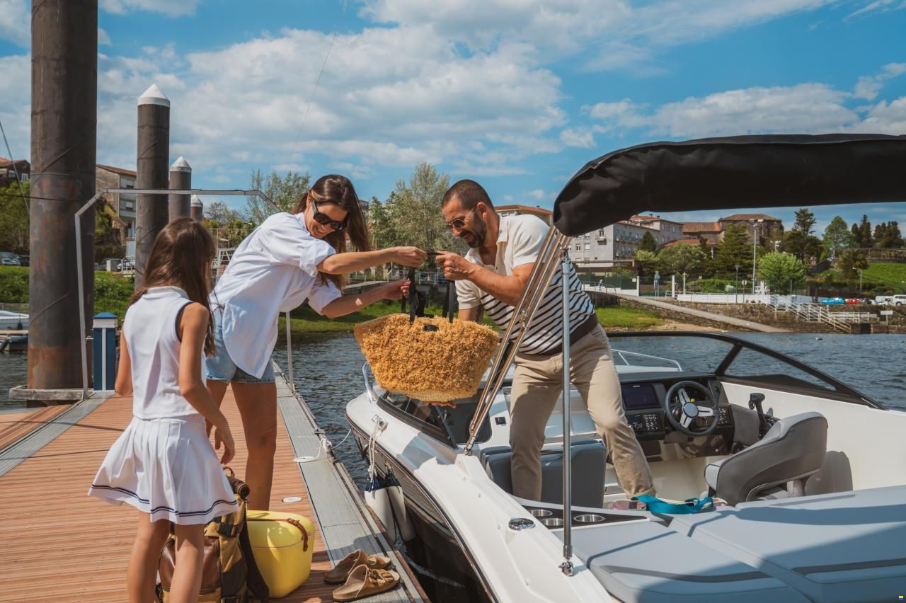 Bayliner C21i Cuddy IB Premiere