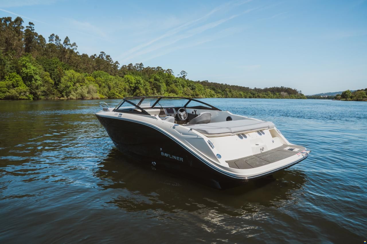 Bayliner C21i Cuddy IB Premiere