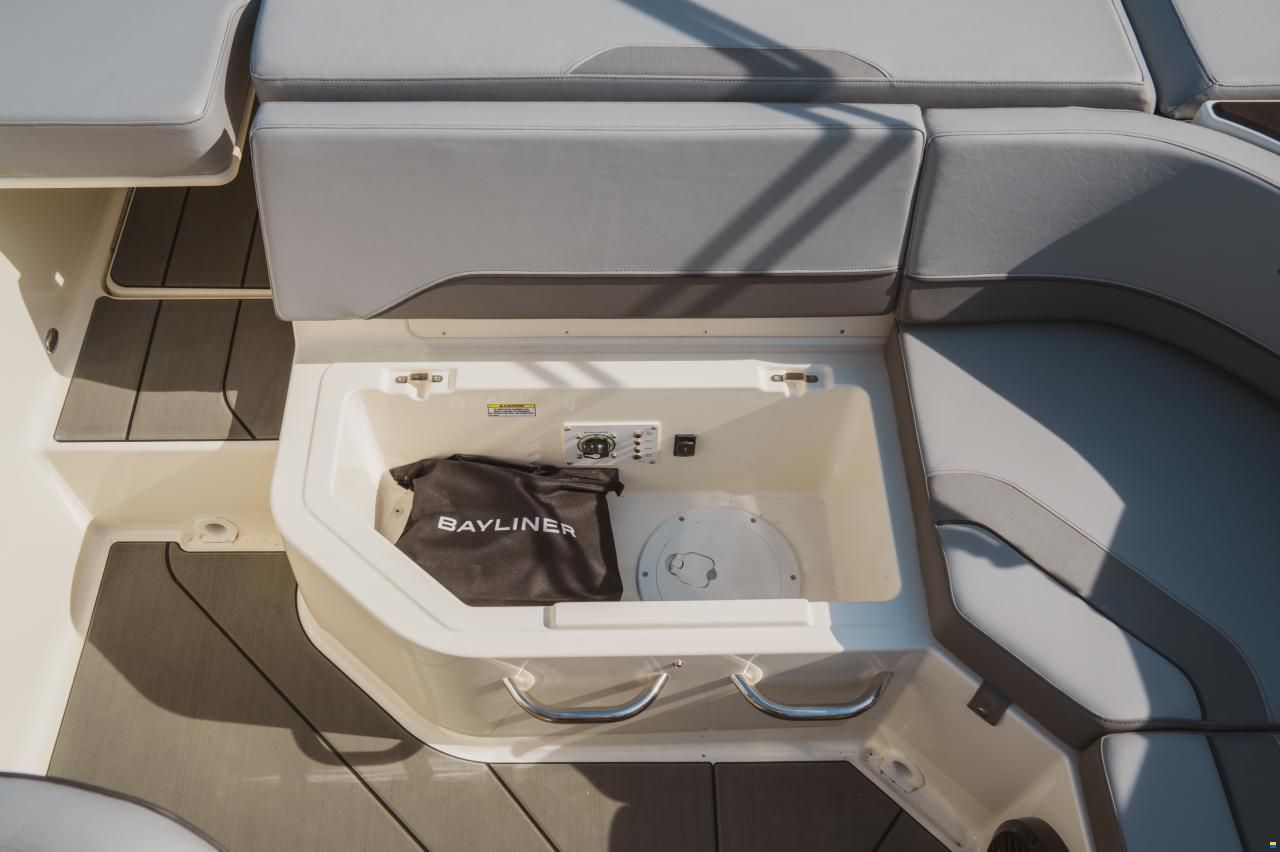 Bayliner C21i Cuddy IB Premiere