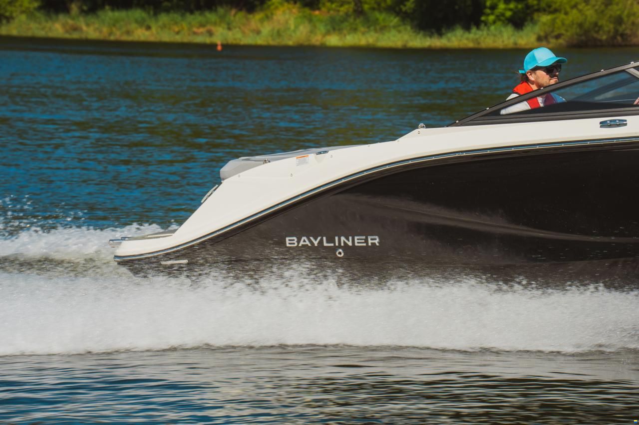 Bayliner C21i Cuddy IB Premiere