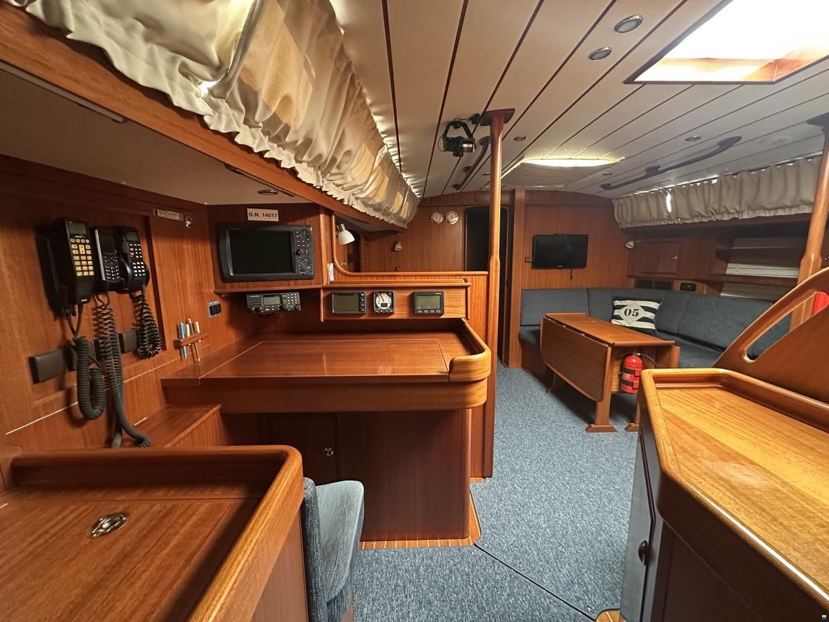 Hallberg-Rassy 48