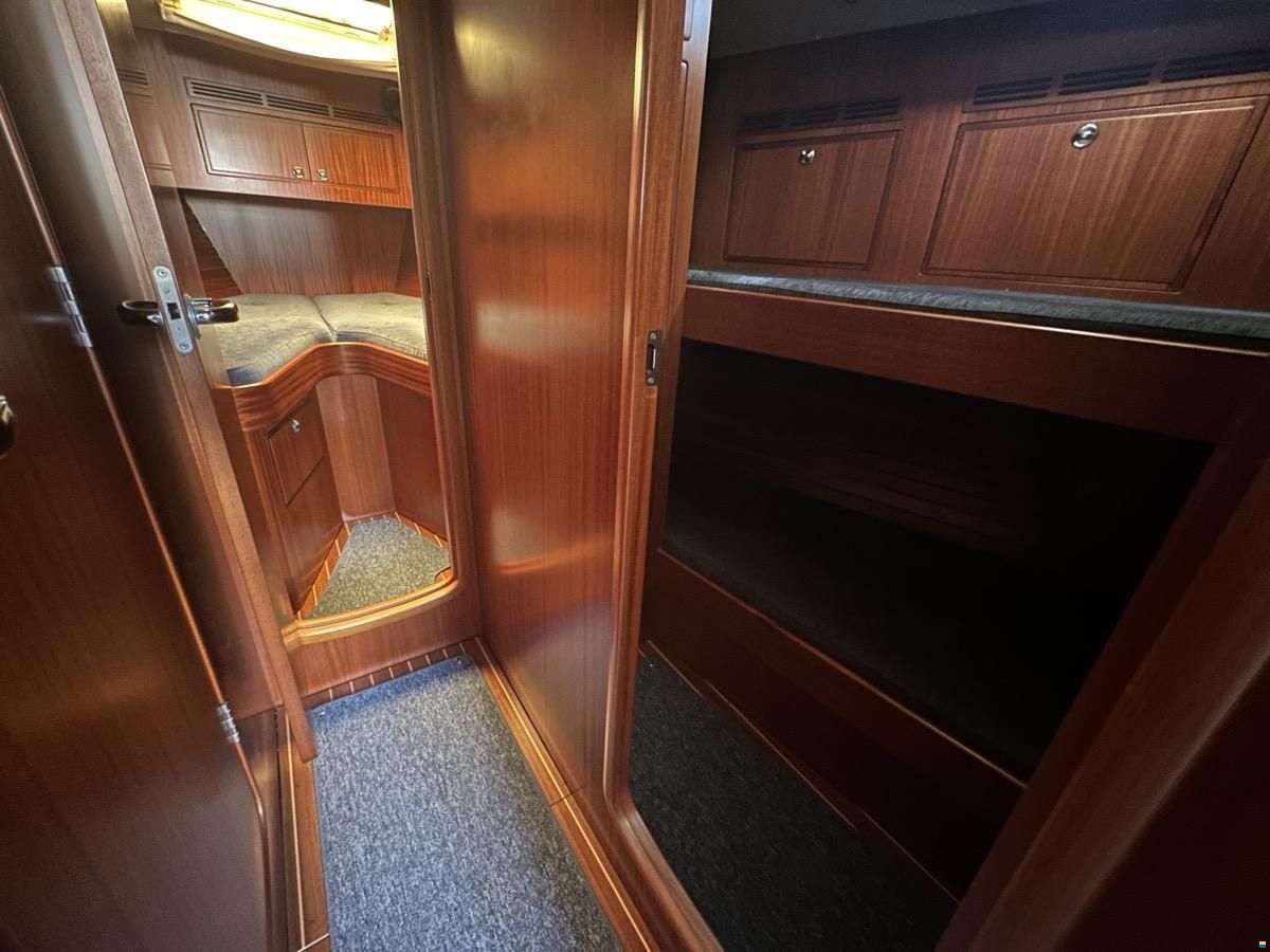 Hallberg-Rassy 48