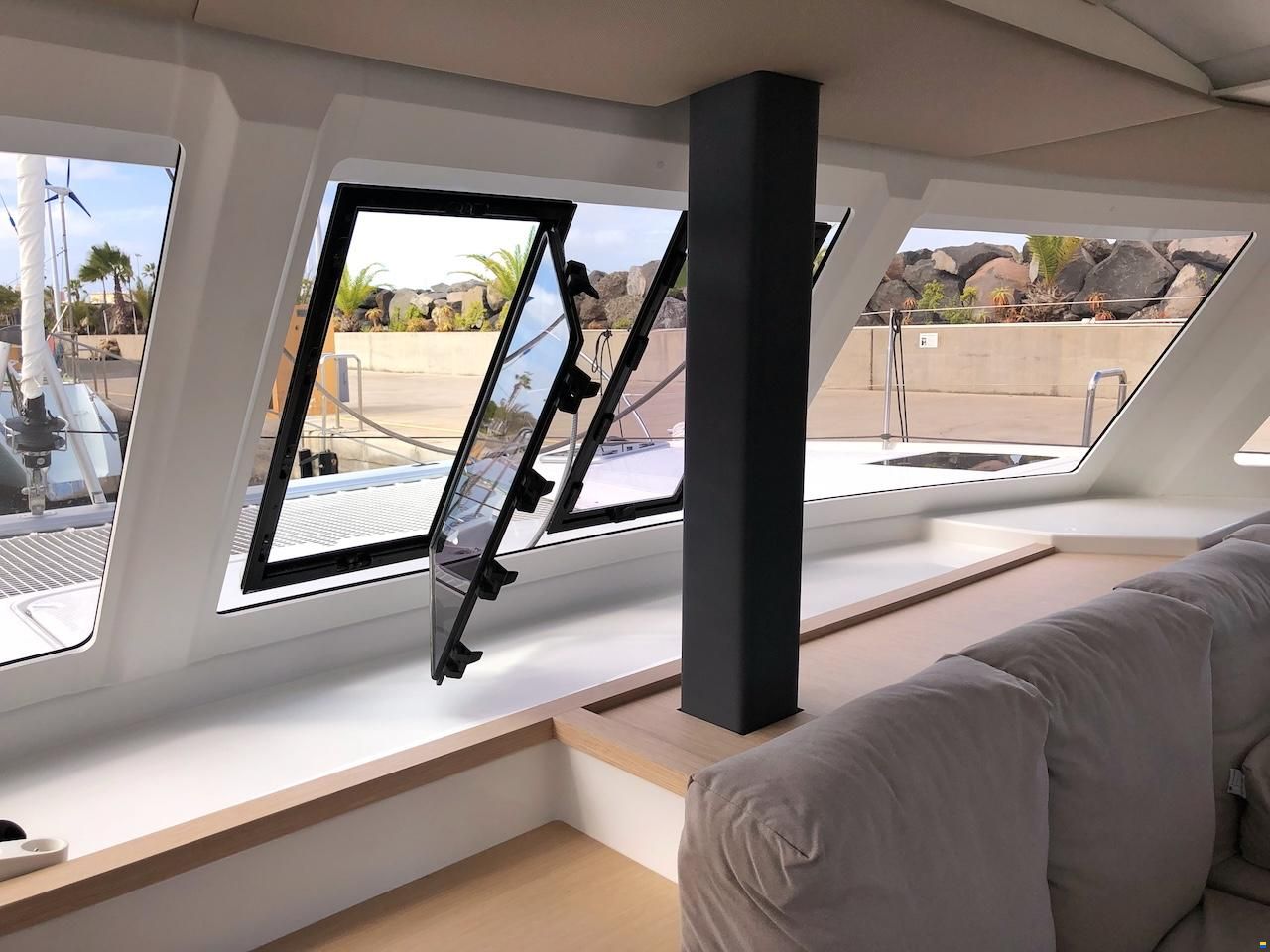 Fountaine Pajot LUCIA 40
