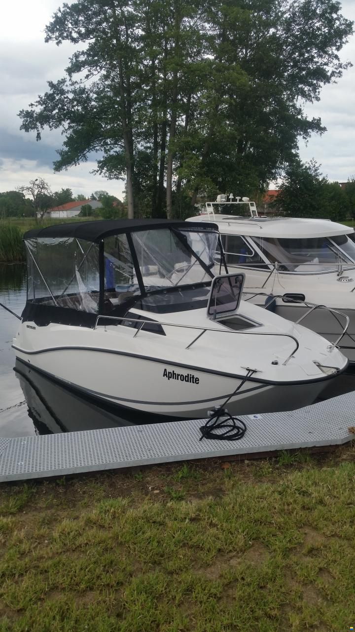 Quicksilver Activ 555 Cabin