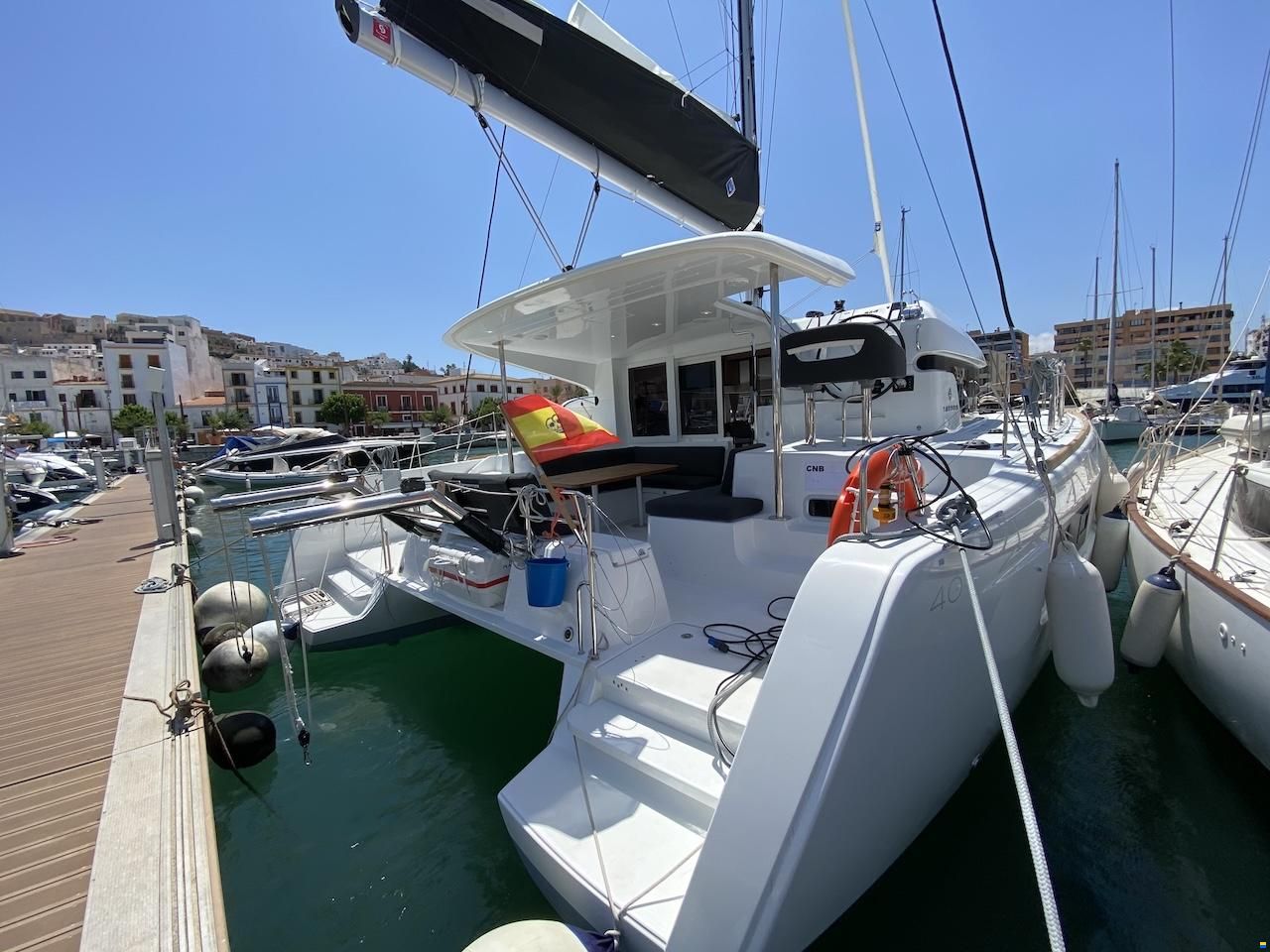 Lagoon 40