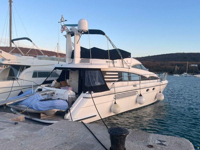 Fairline Squadron 52 Fly