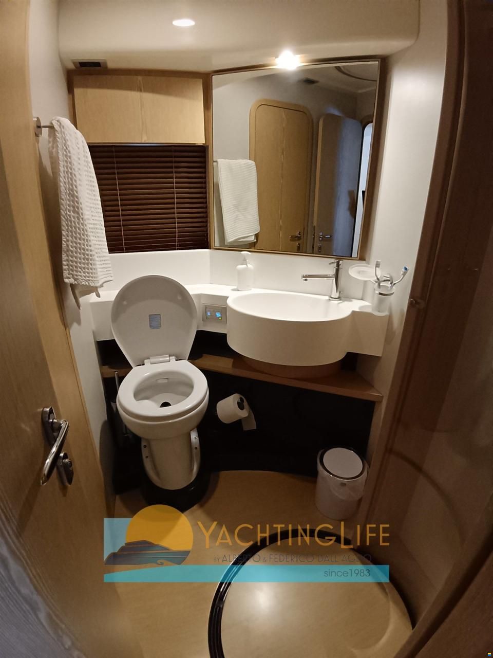 Ferretti 560