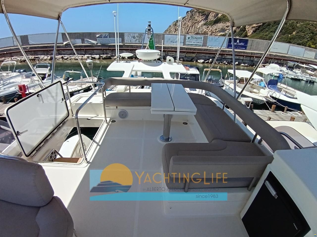 Ferretti 560