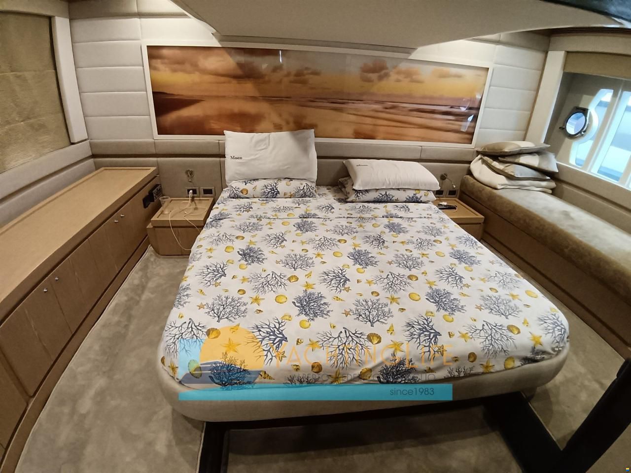 Ferretti 560