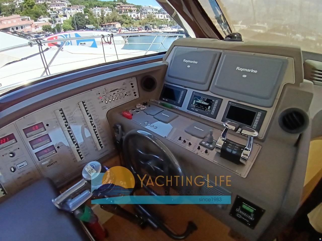 Ferretti 560