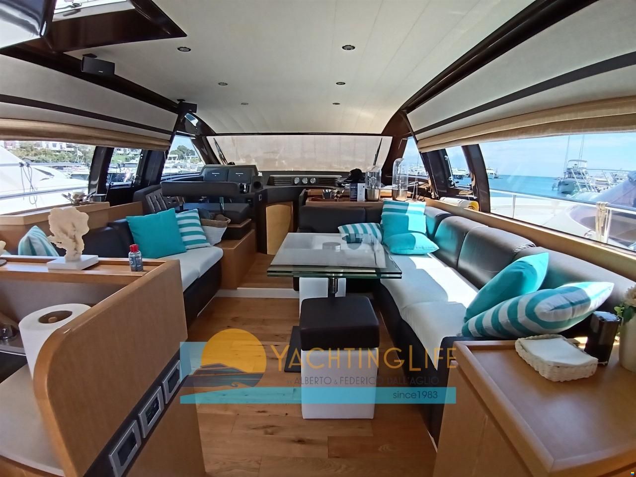 Ferretti 560