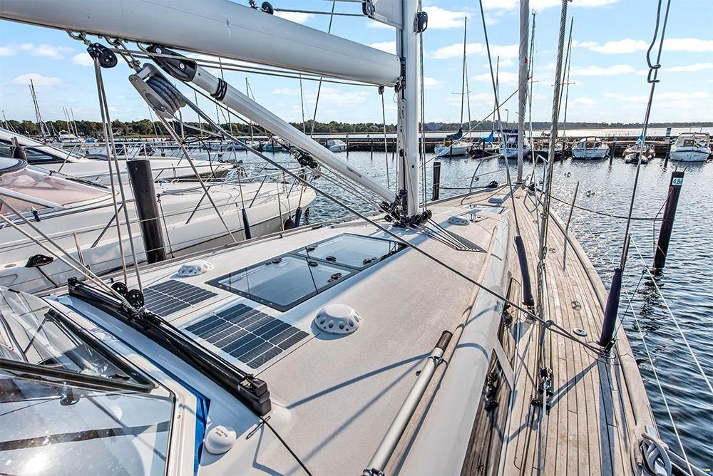 Hallberg-Rassy 400
