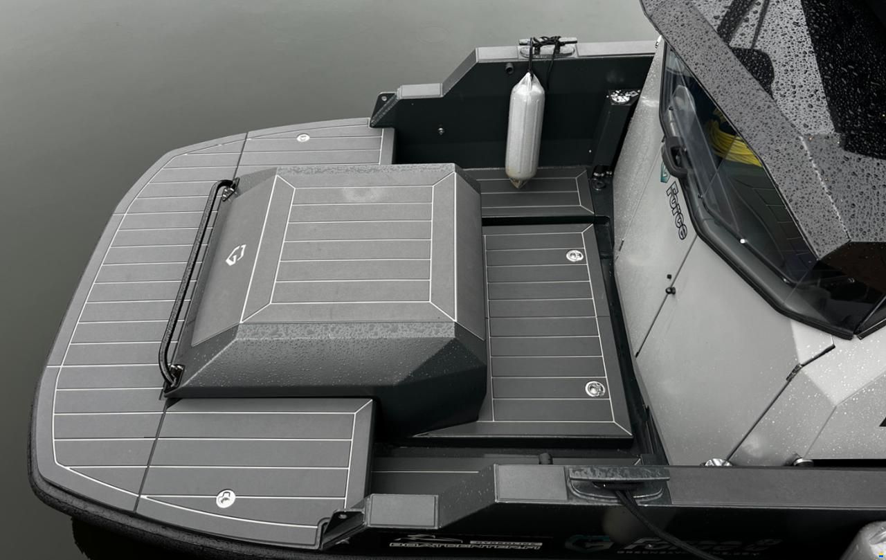 8 Inboard
