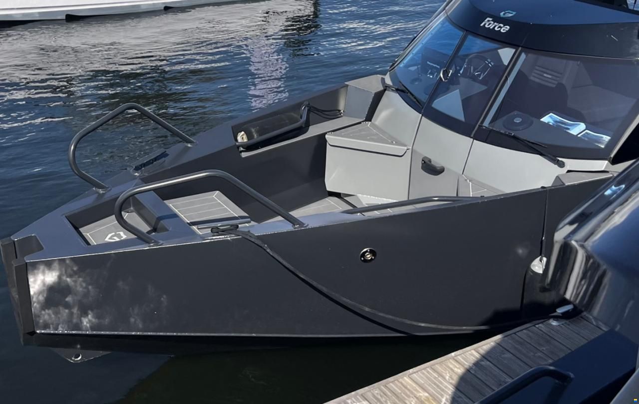 8 Inboard