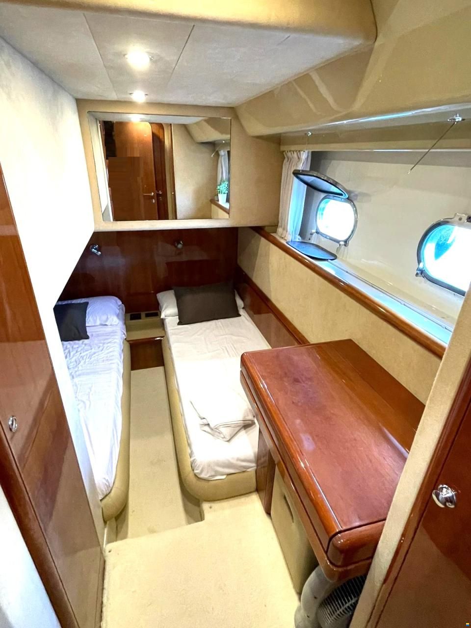 Ferretti 620