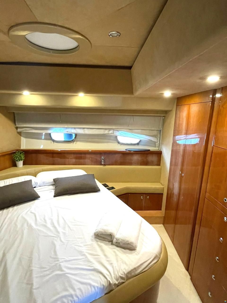 Ferretti 620