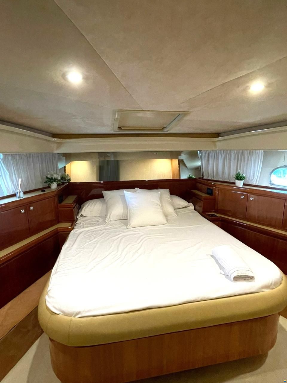 Ferretti 620