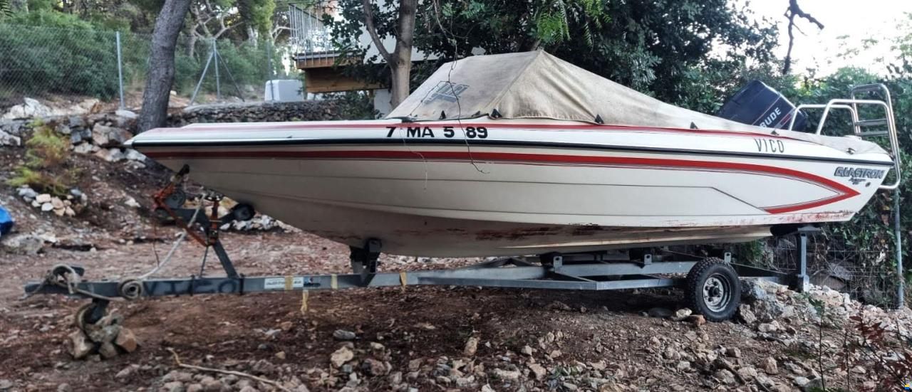 Glastron La Raya SV144