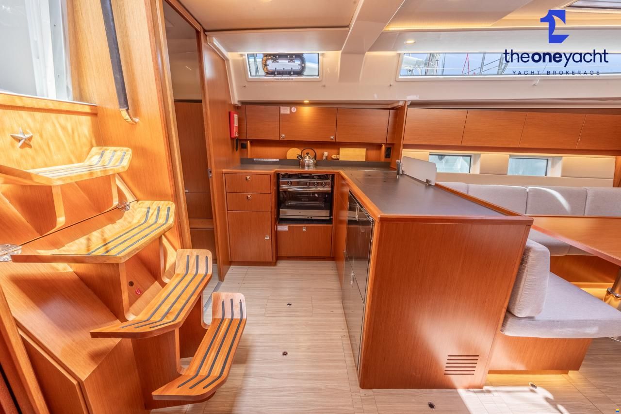Bavaria C45 Style