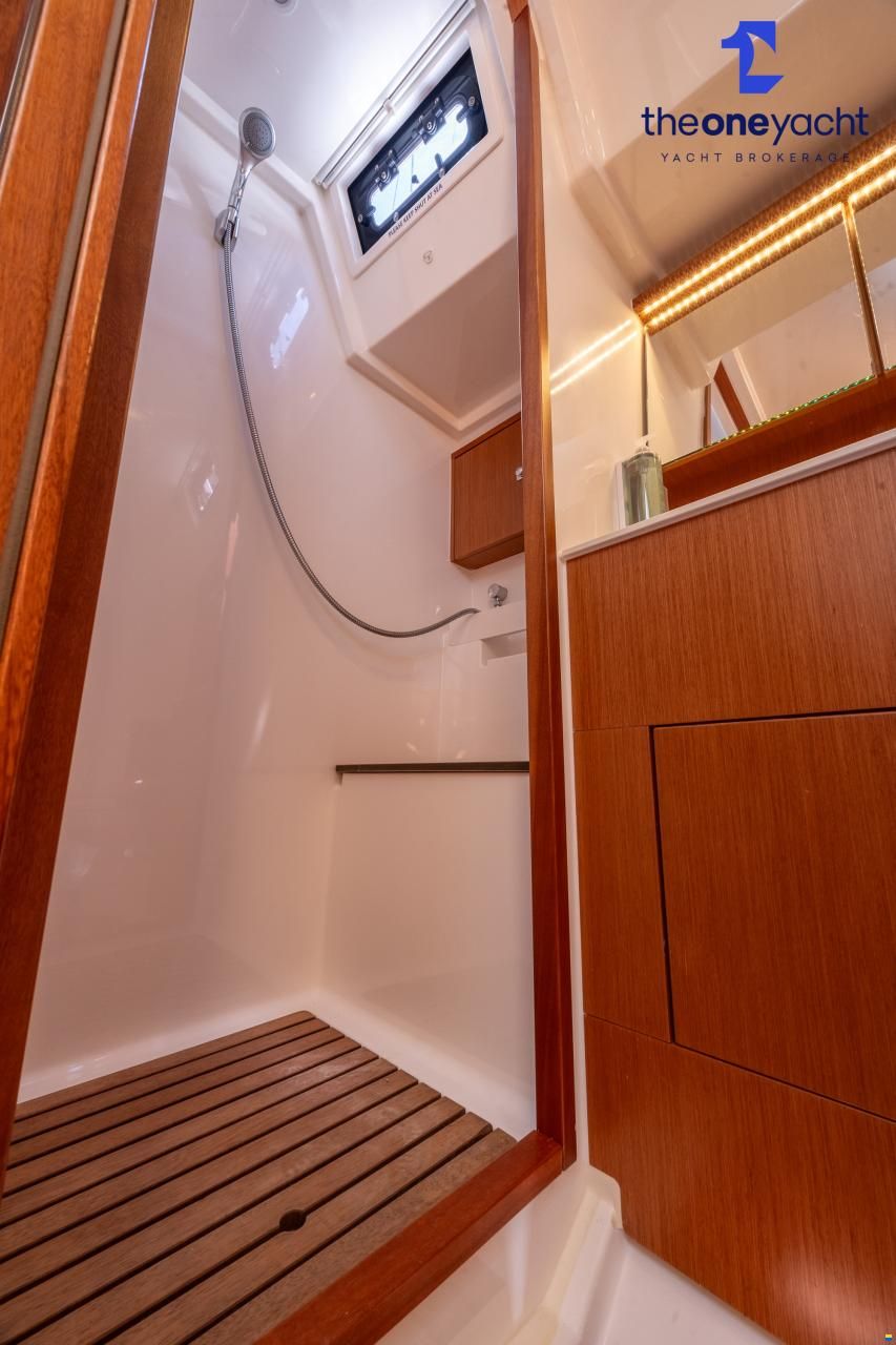 Bavaria C45 Style