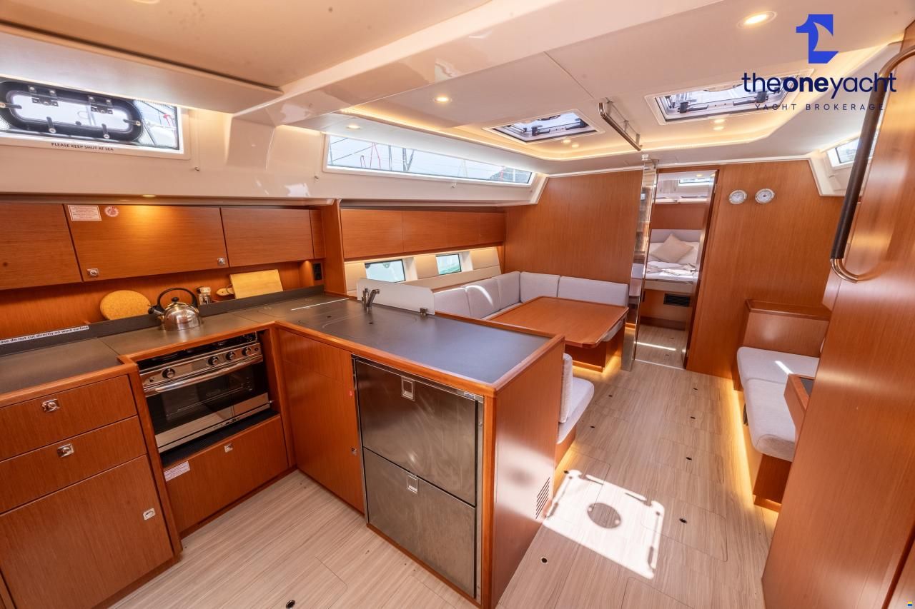 Bavaria C45 Style