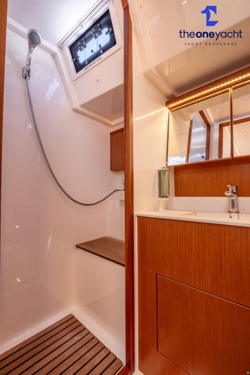 Bavaria C45 Style