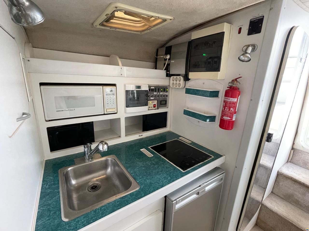 Rinker 280 Fiesta Vee