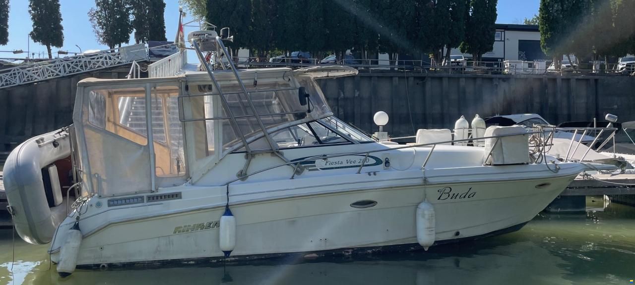 Rinker 280 Fiesta Vee