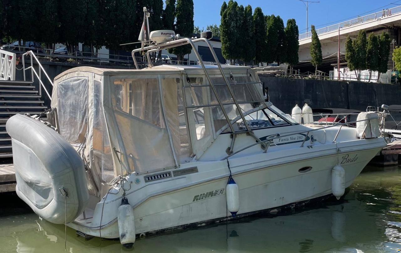 Rinker 280 Fiesta Vee