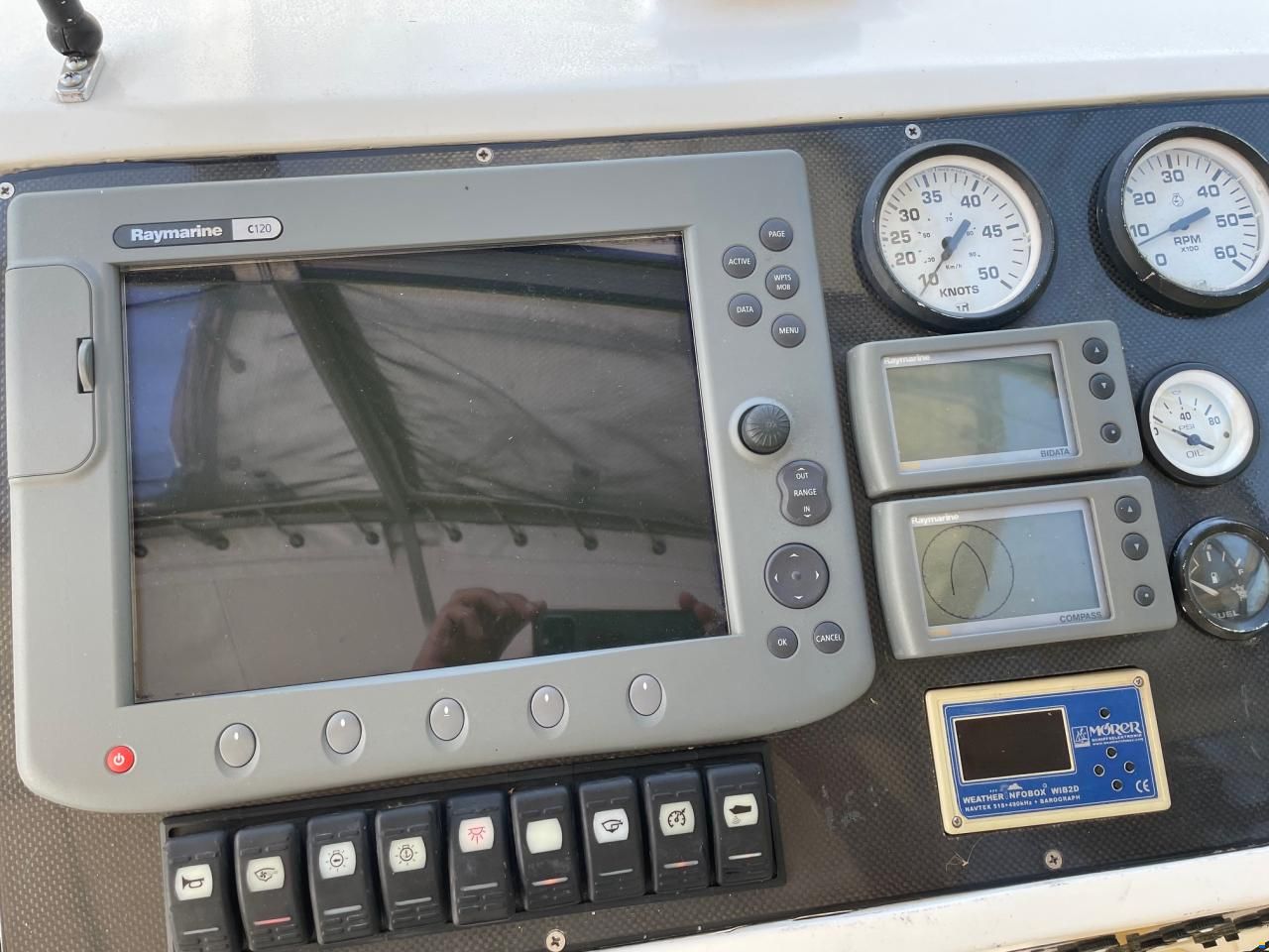 Rinker 280 Fiesta Vee