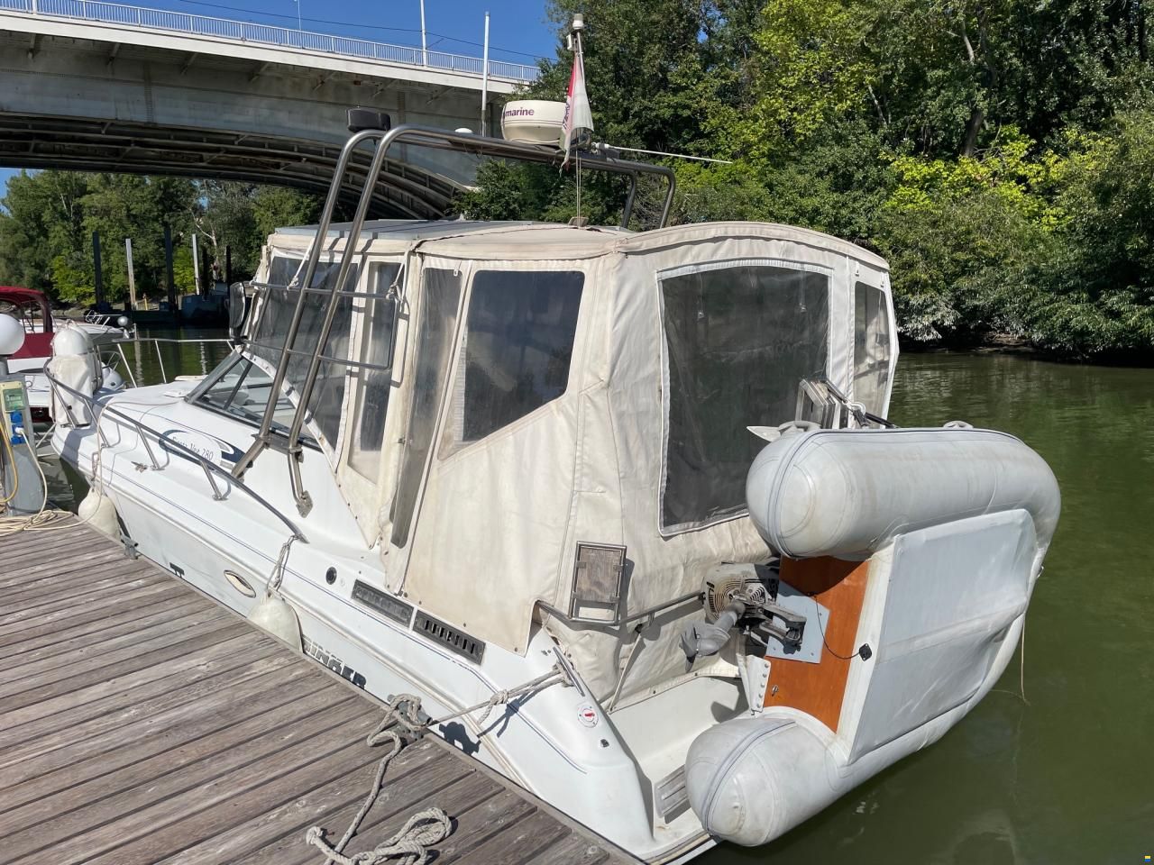 Rinker 280 Fiesta Vee