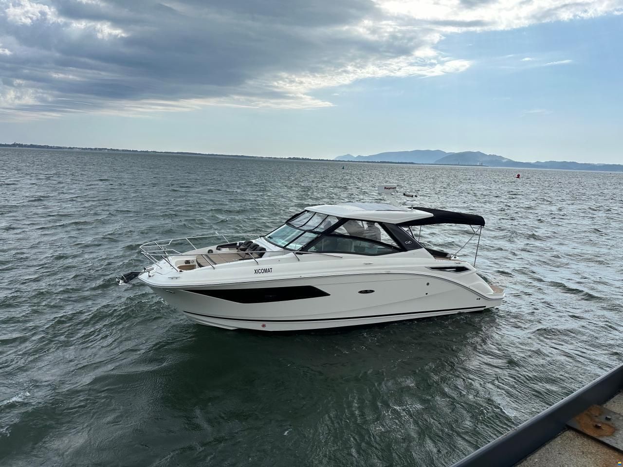 Sea Ray 320 Sundancer