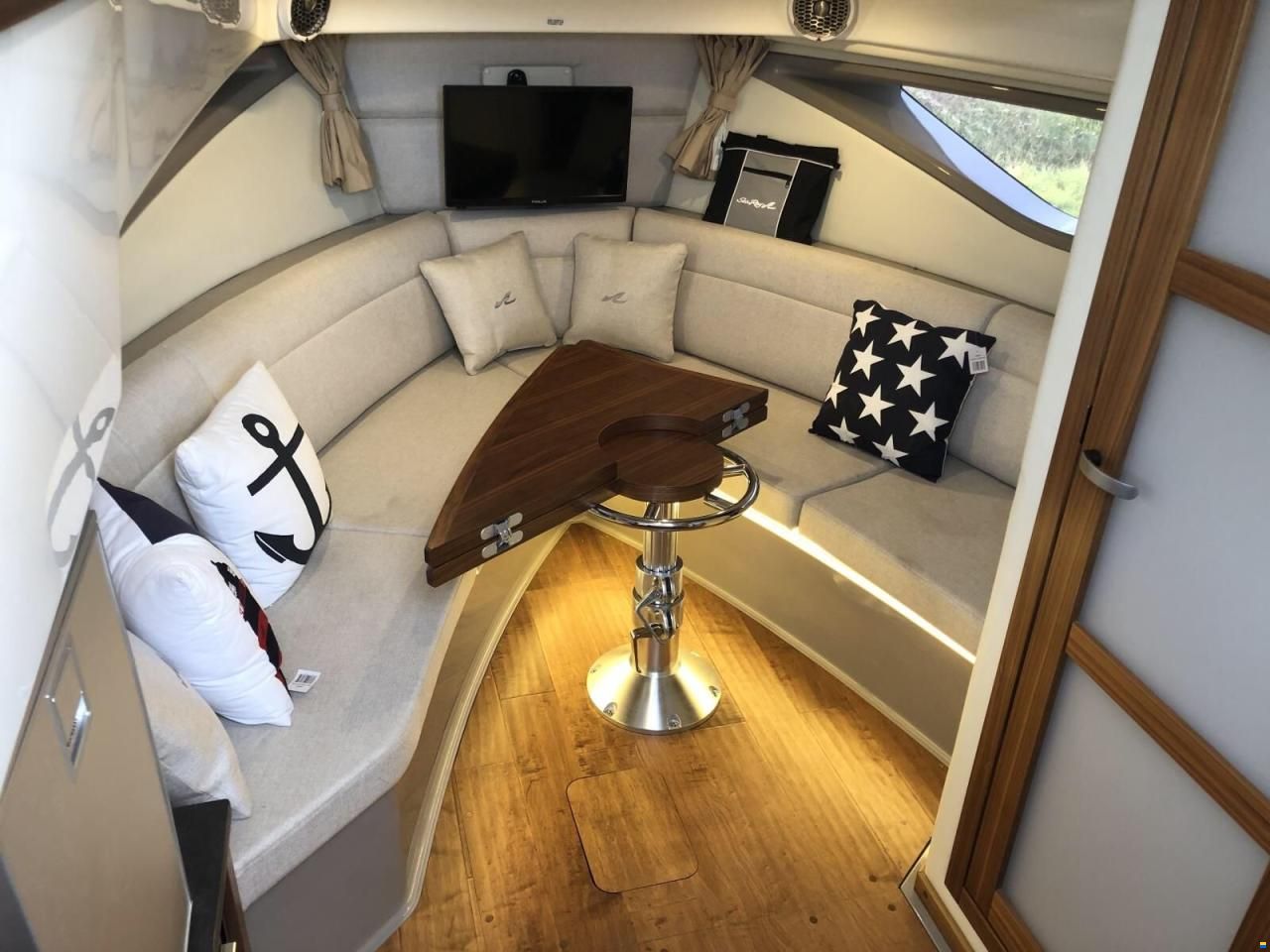 Sea Ray 320 Sundancer