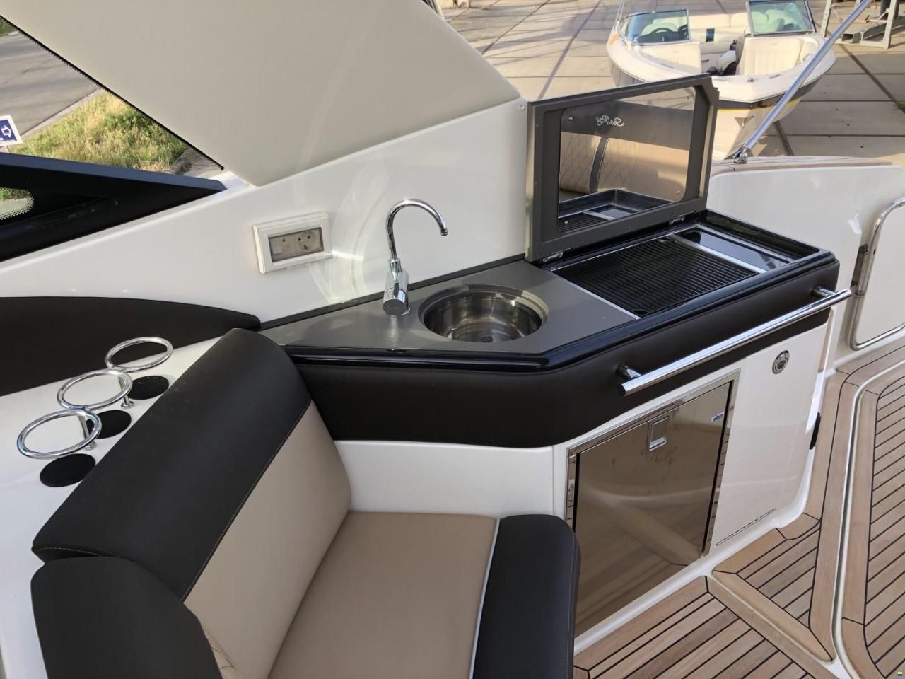 Sea Ray 320 Sundancer